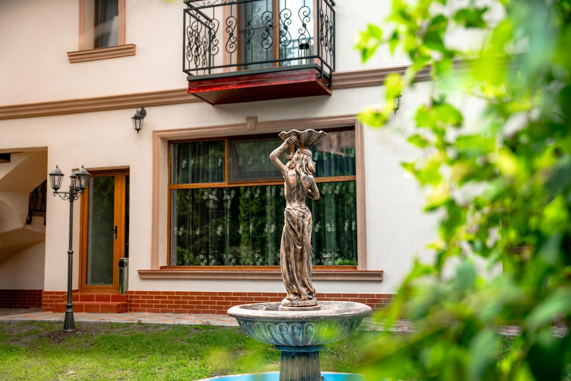 Boutique Marlen Bed & Breakfast Ghimbav Eksteriør bilde