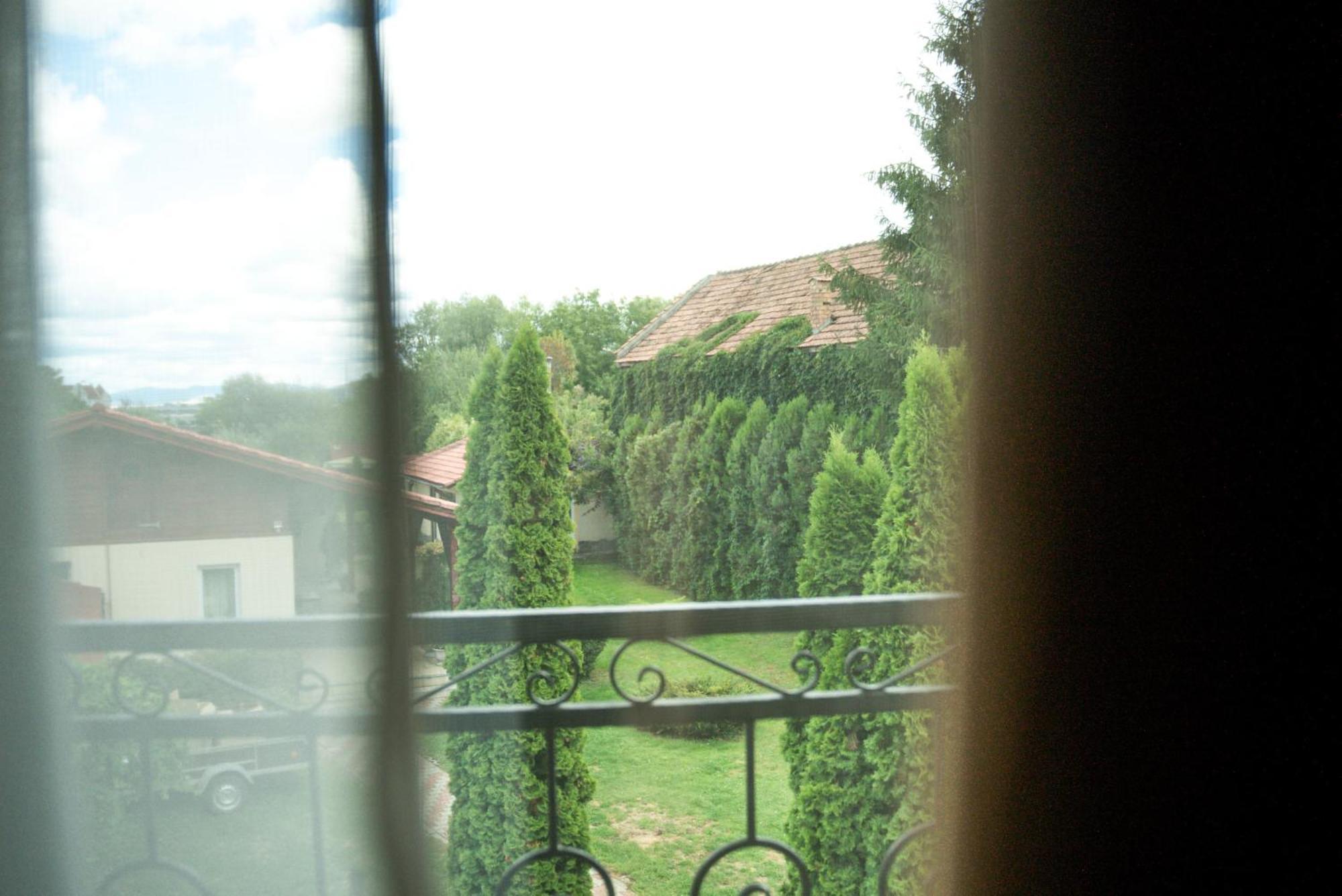 Boutique Marlen Bed & Breakfast Ghimbav Eksteriør bilde